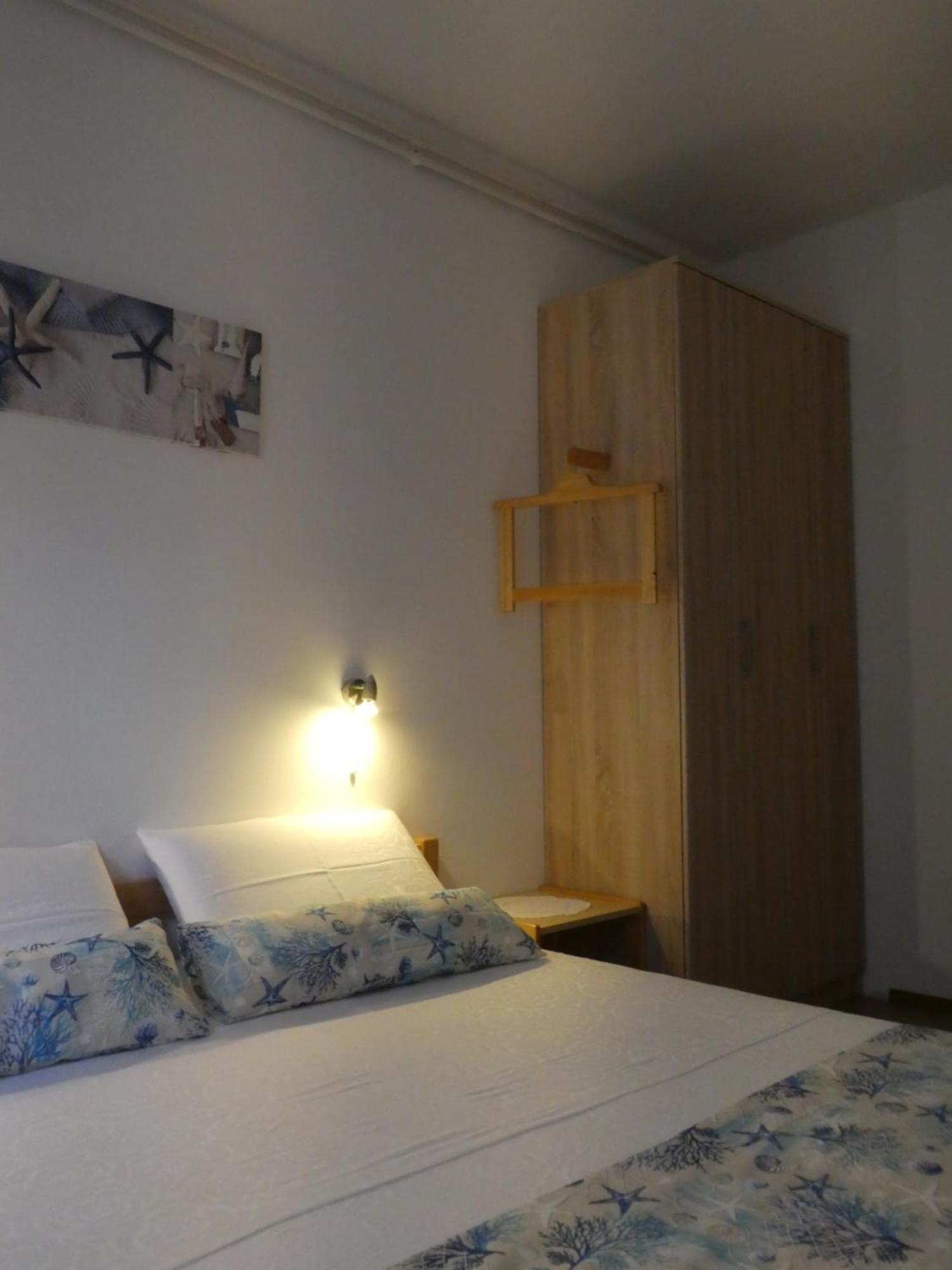 Apartments Milenka Punat Habitación foto
